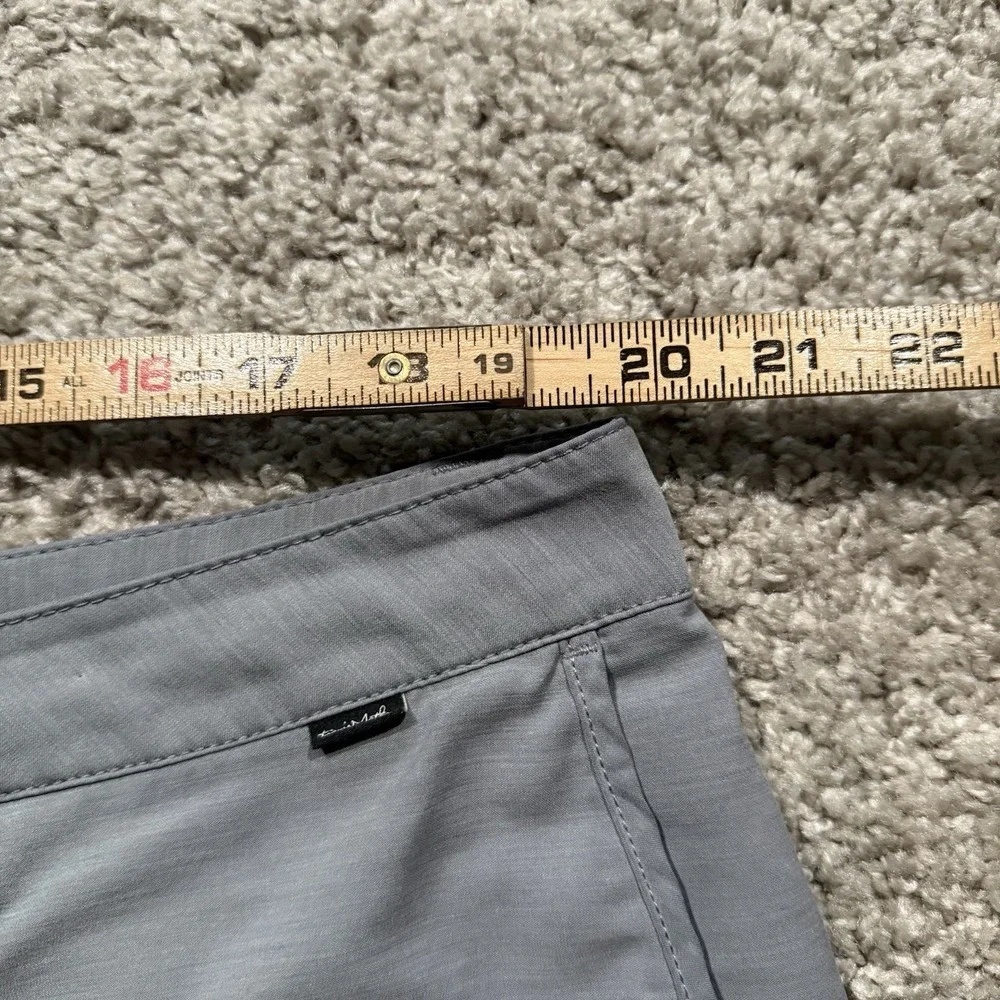 Travis Mathew Men's Golf Shorts SZ 38 Gray Slash Pockets Stretch - Picture 10 of 11
